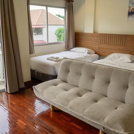 Baan Chuan Chom Pattaya Hotell Exteriör bild