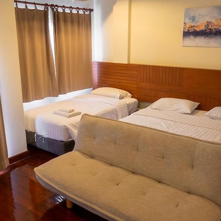 Baan Chuan Chom Pattaya Hotell Exteriör bild