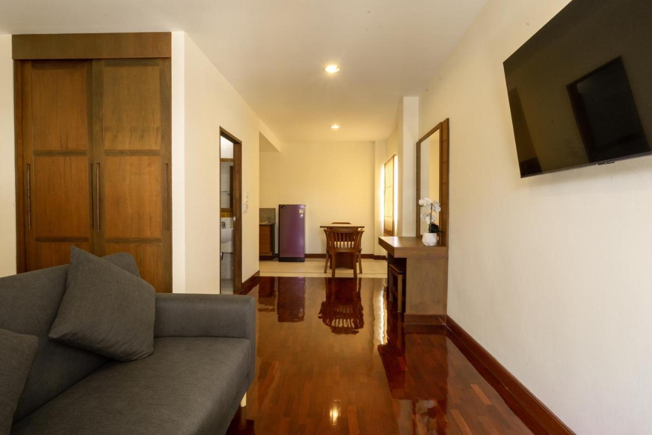 Baan Chuan Chom Pattaya Hotell Exteriör bild