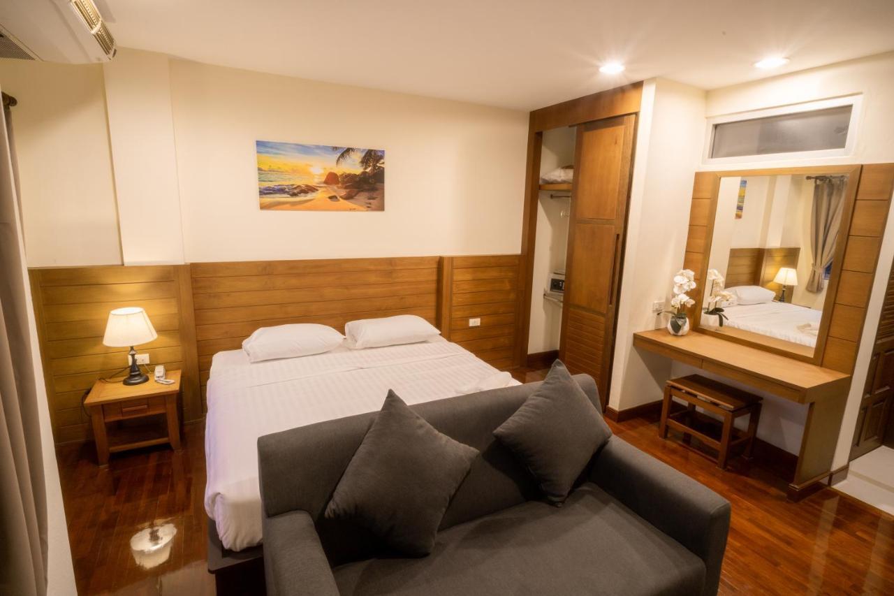 Baan Chuan Chom Pattaya Hotell Exteriör bild