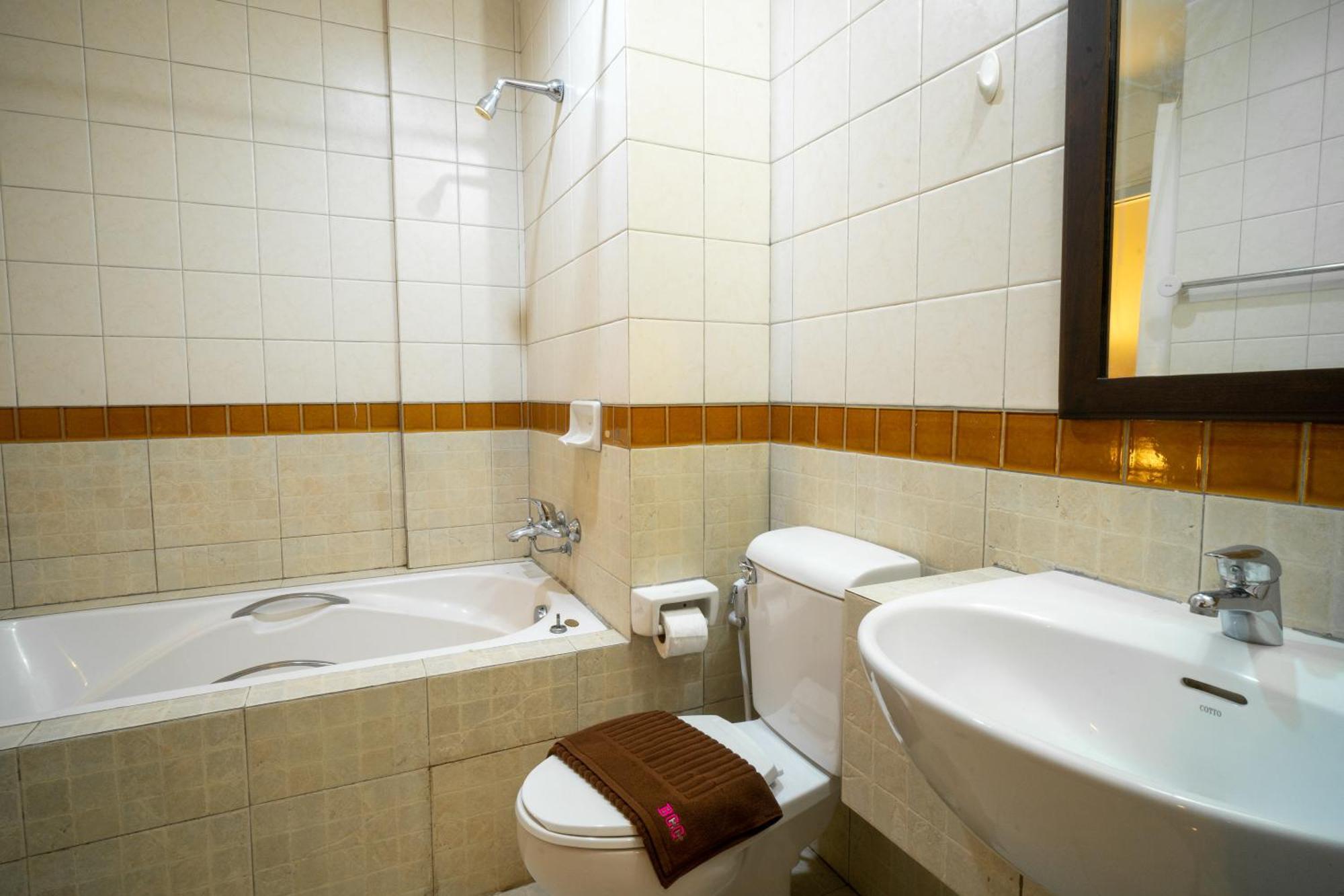 Baan Chuan Chom Pattaya Hotell Exteriör bild