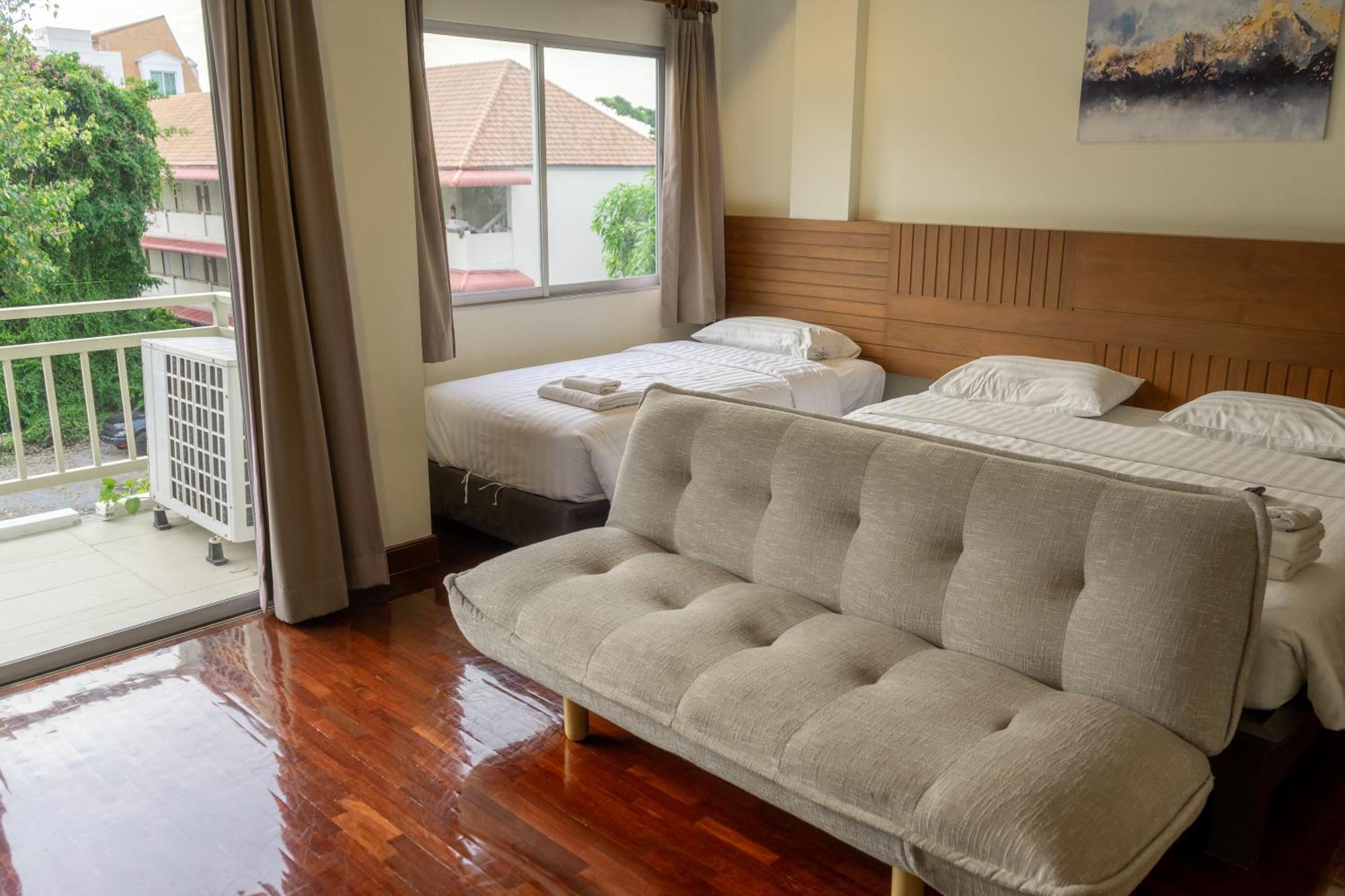 Baan Chuan Chom Pattaya Hotell Exteriör bild